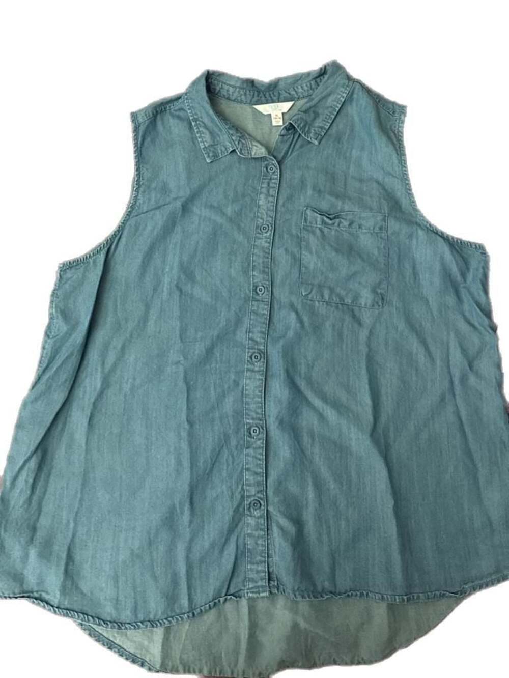 Time and Tru Women's XL (16-18) Blue Sleeveless Lyocell Button Down Top
